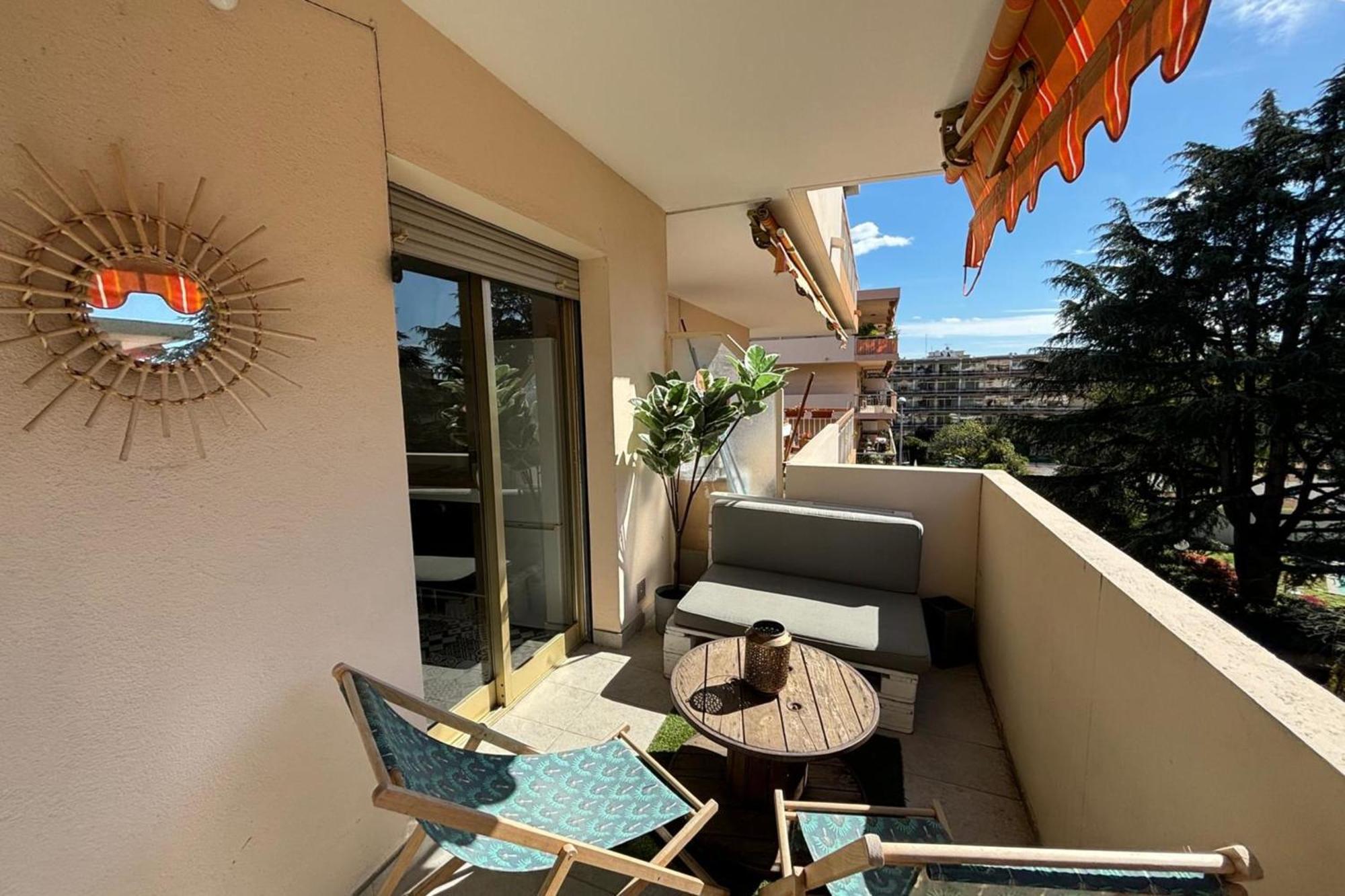 Bright Flat Near To The Beach & Harbor سا لُرون دو فار المظهر الخارجي الصورة
