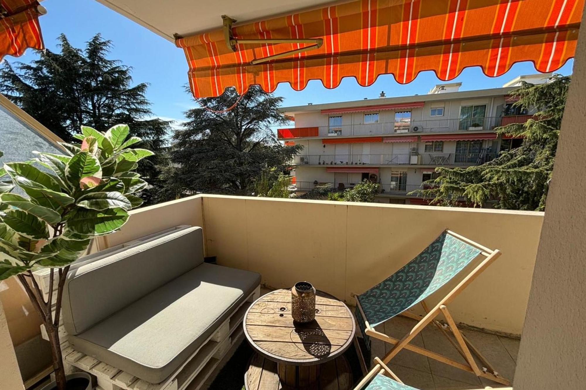 Bright Flat Near To The Beach & Harbor سا لُرون دو فار المظهر الخارجي الصورة